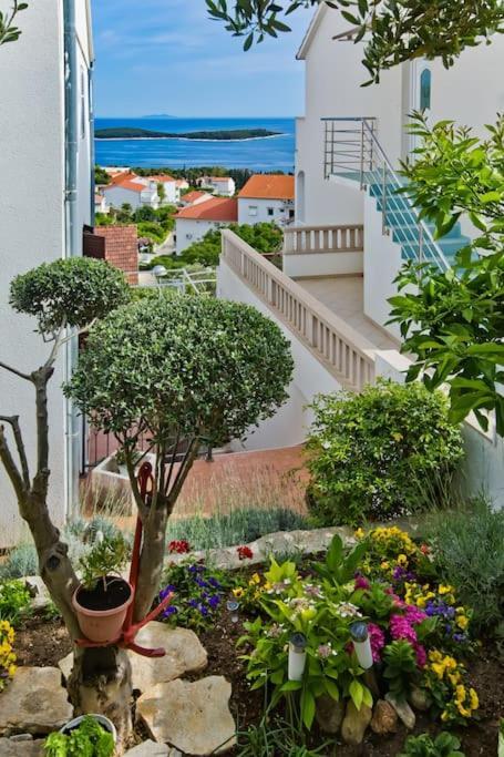 Apartman Tino With Two Sunny Terace Хвар Екстер'єр фото