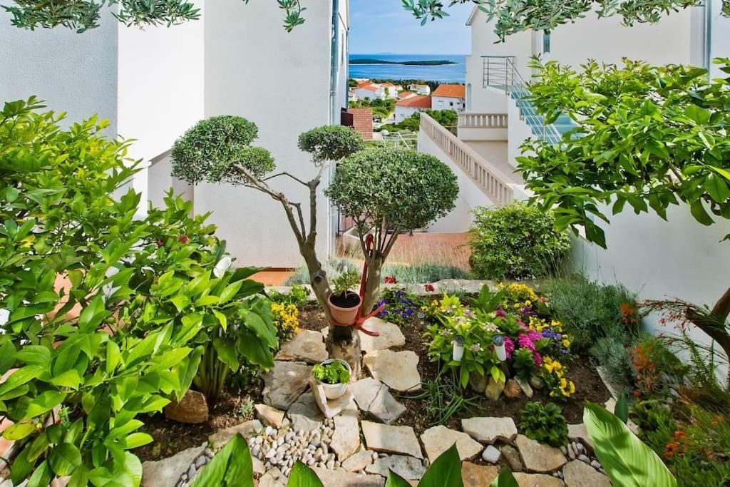 Apartman Tino With Two Sunny Terace Хвар Екстер'єр фото