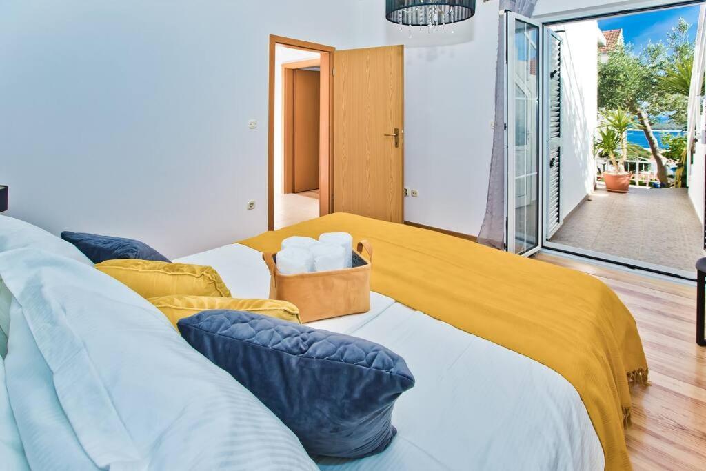 Apartman Tino With Two Sunny Terace Хвар Екстер'єр фото